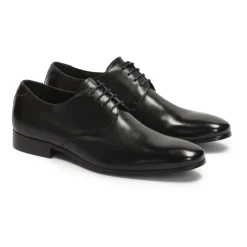 Zapatos negros con cordones para hombre.Este producto tallaje pequeño.