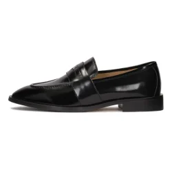 Zapatos negros de cuero sin cordones