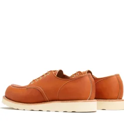 Zapatos Oxford clásicos en Oro