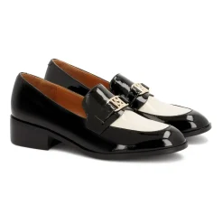 Zapatos planos lacados bicolor