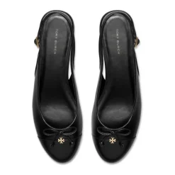 Zapatos planos negros con correa en el tobillo