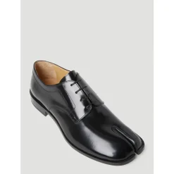 Zapatos Tabi de cuero pulido con cordones