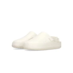 Zuecos de espuma con diseño contorneado